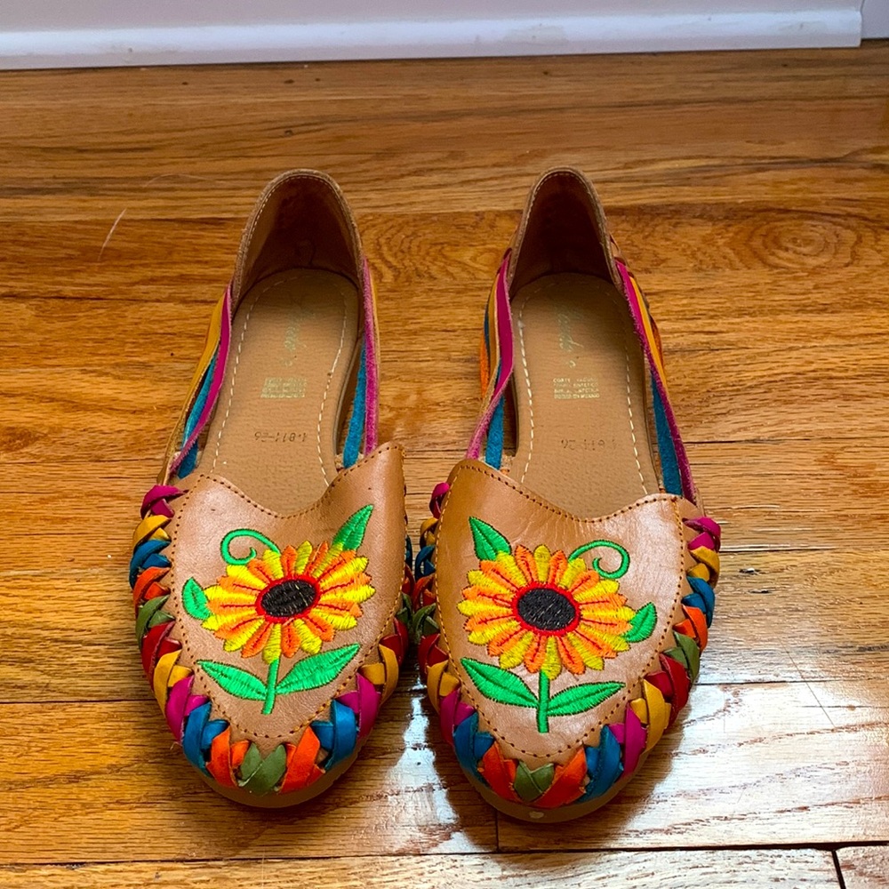Handmade sunflower Huaraches size 8